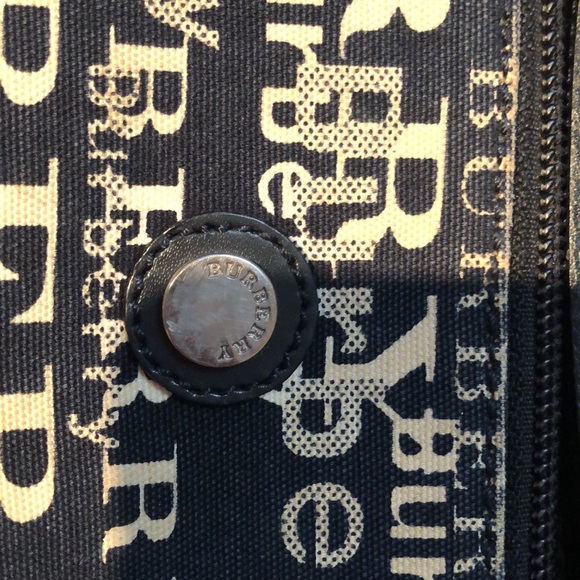 Burberry Material Shoulder Bag - Picture 6 of 7